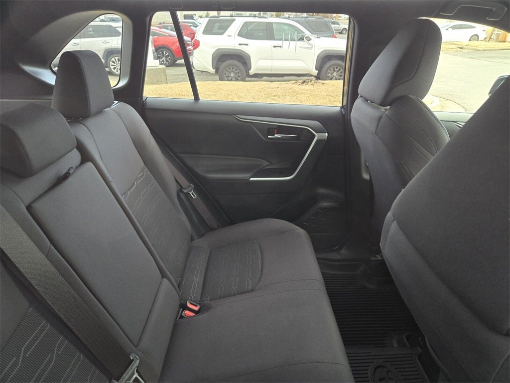 2023 Toyota RAV4 HYBRID SE