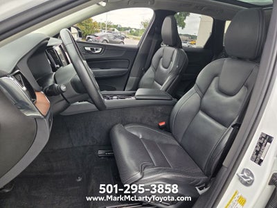 2023 Volvo XC60 B5 Ultimate Dark Theme