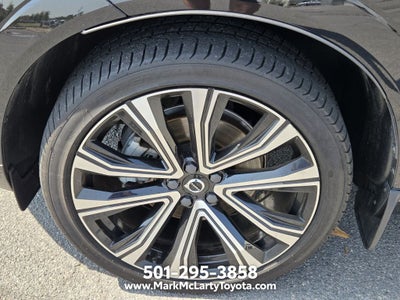 2023 Volvo XC60 B5 Ultimate Bright Theme