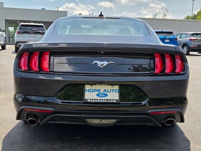 2022 Ford Mustang EcoBoost