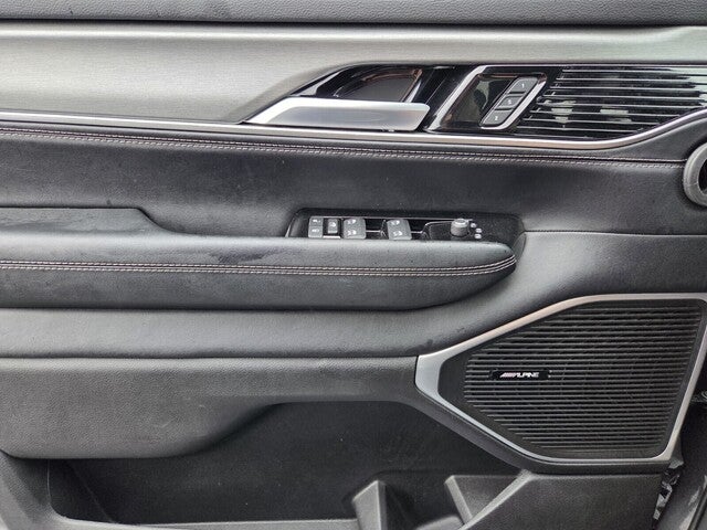 2025 Jeep Wagoneer Base