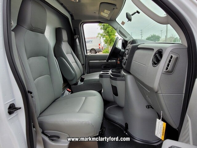 2025 Ford E-450SD Base DRW