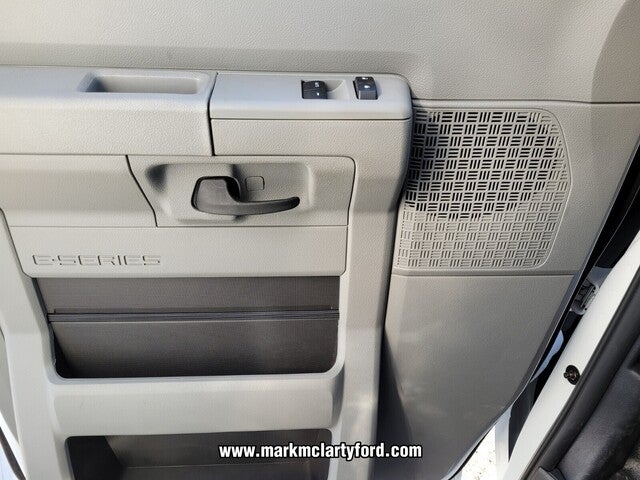 2026 Ford E-450SD Base DRW