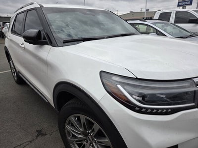 2025 Ford Explorer Platinum