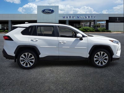 2020 Toyota RAV4 XLE Premium