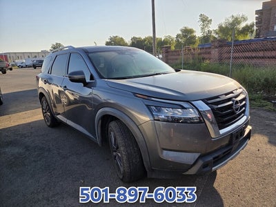2023 Nissan Pathfinder SL