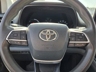 2021 Toyota Sienna LE 8 Passenger