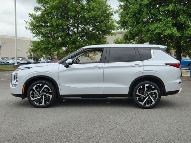 2024 Mitsubishi Outlander Base