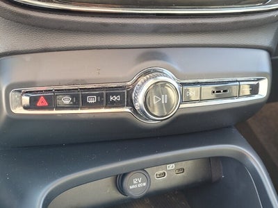 2023 Volvo XC40 B5 Core