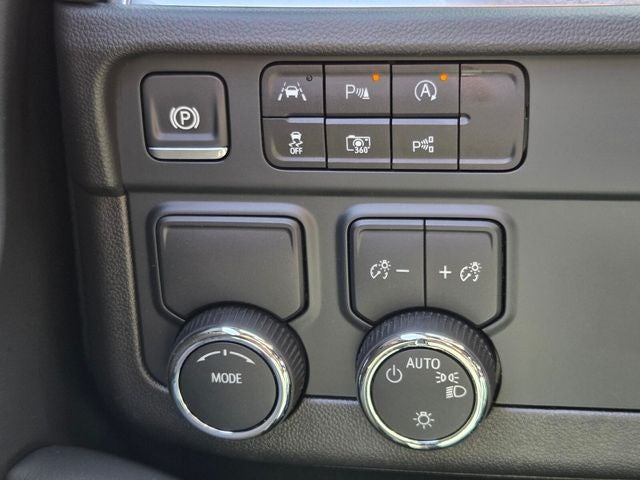 2025 Chevrolet Suburban LT