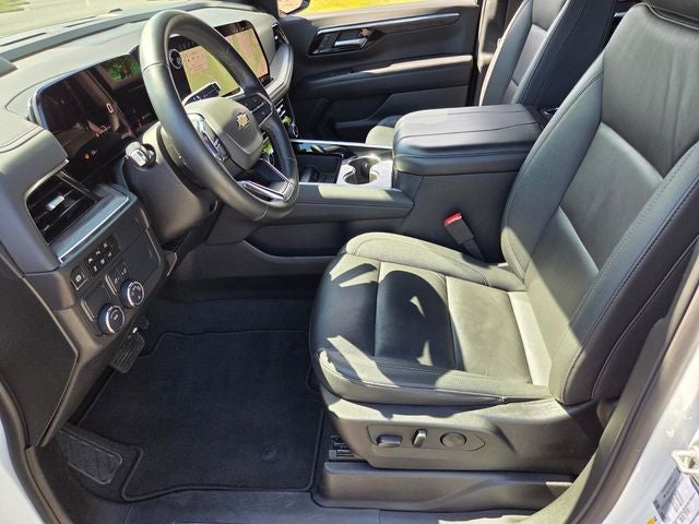 2025 Chevrolet Suburban LT