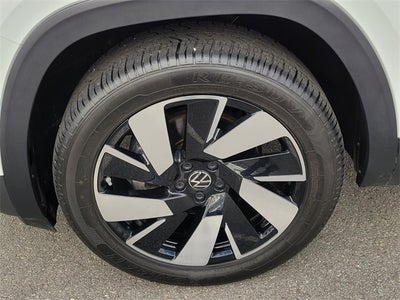 2024 Volkswagen Atlas Cross Sport 2.0T SE w/Technology