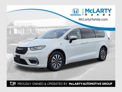 2023 Chrysler Pacifica Hybrid Touring L