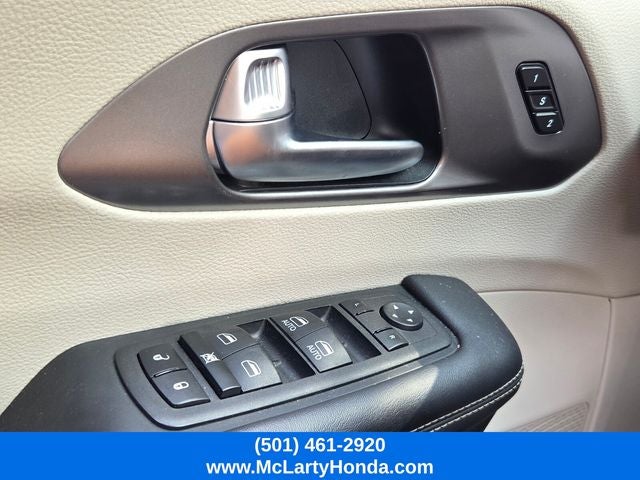 2023 Chrysler Pacifica Hybrid Touring L