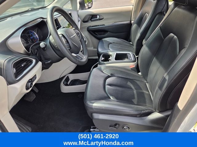 2023 Chrysler Pacifica Hybrid Touring L