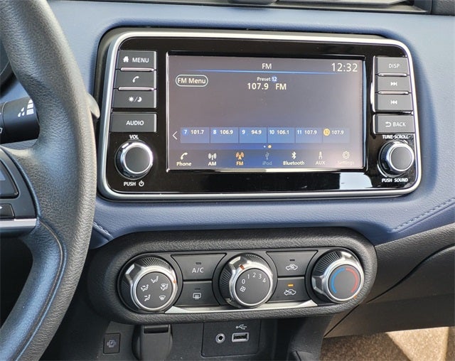 2023 Nissan Versa 1.6 SV