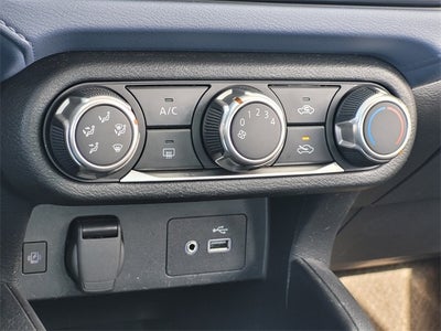 2023 Nissan Versa 1.6 SV