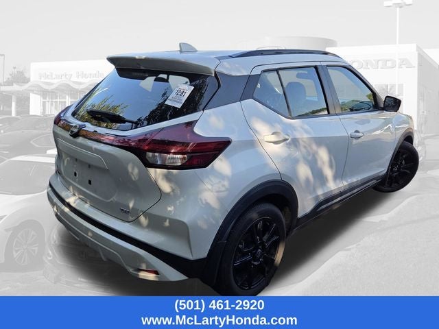 2022 Nissan Kicks SR
