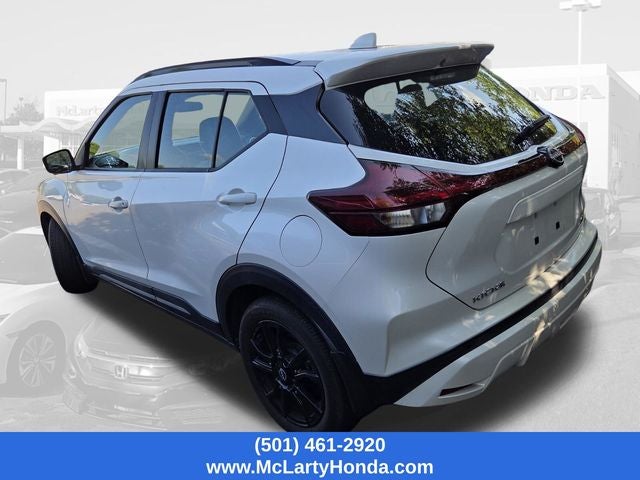 2022 Nissan Kicks SR