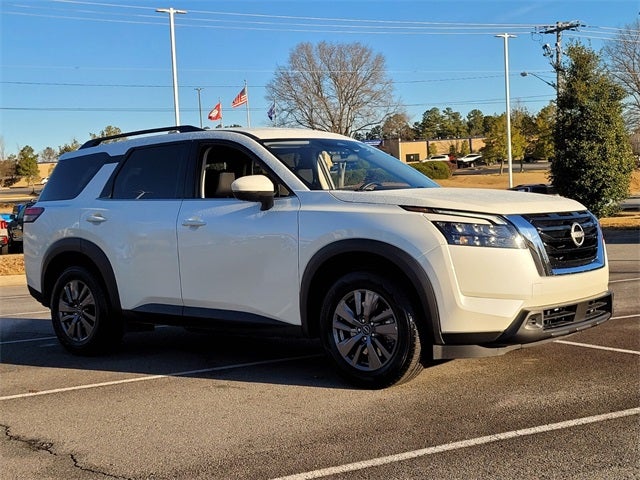 2024 Nissan Pathfinder SV