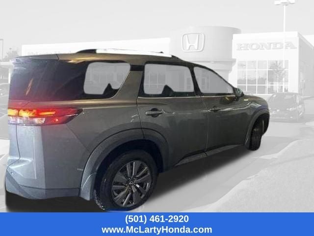 2022 Nissan Pathfinder SV