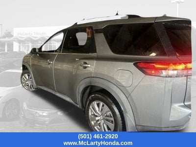 2022 Nissan Pathfinder SV