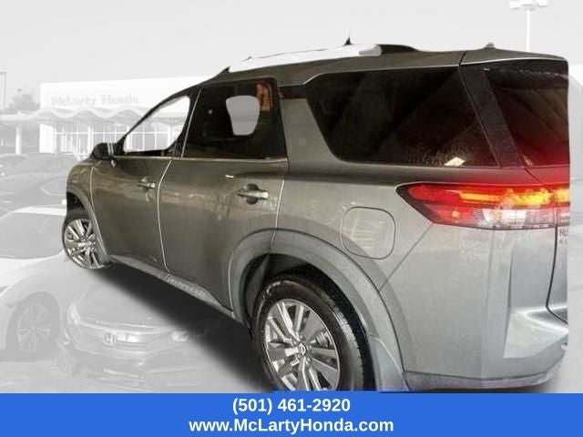 2022 Nissan Pathfinder SV