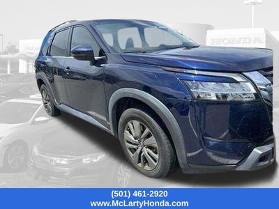2022 Nissan Pathfinder SV