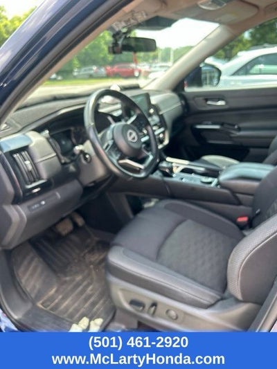 2022 Nissan Pathfinder SV