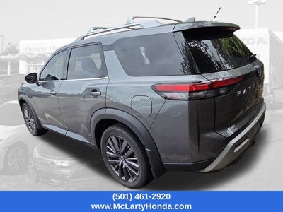 2023 Nissan Pathfinder SL