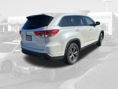 2019 Toyota Highlander LE