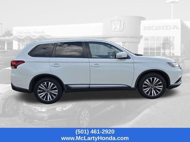 2020 Mitsubishi Outlander SE