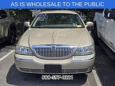 2005 Lincoln Town Car Signature