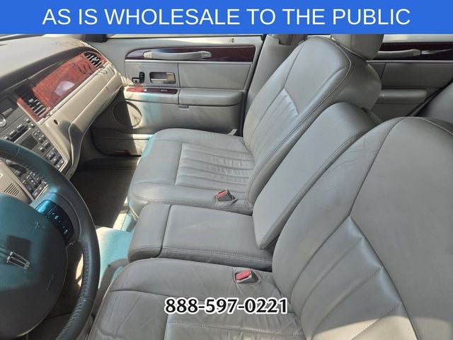 2005 Lincoln Town Car Signature