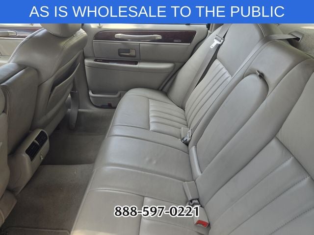 2005 Lincoln Town Car Signature