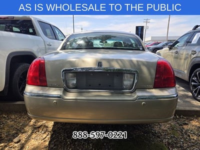 2005 Lincoln Town Car Signature