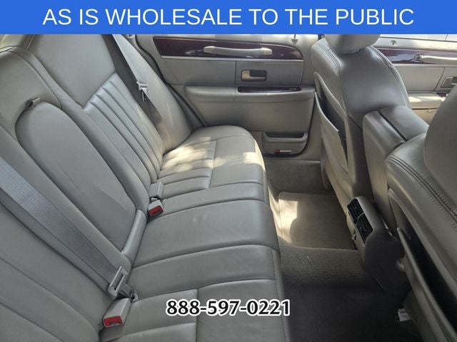 2005 Lincoln Town Car Signature