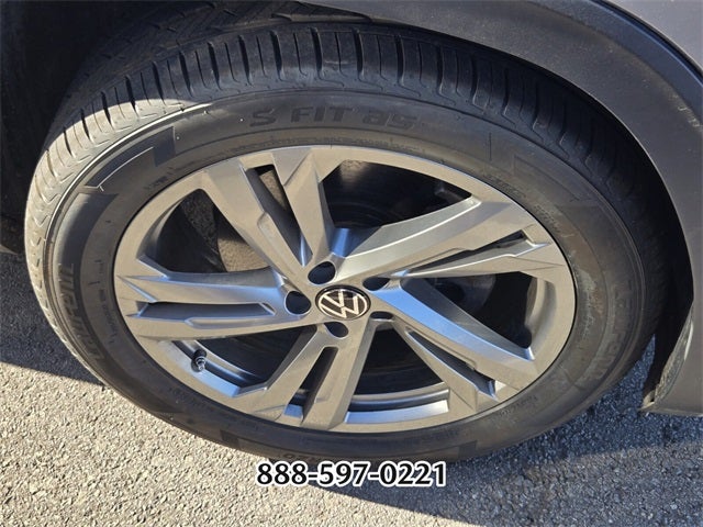 2024 Volkswagen Atlas Cross Sport 2.0T SEL R-Line