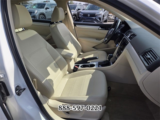 2013 Volkswagen Passat TDI SE w/Sunroof