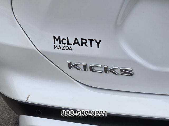 2023 Nissan Kicks SR