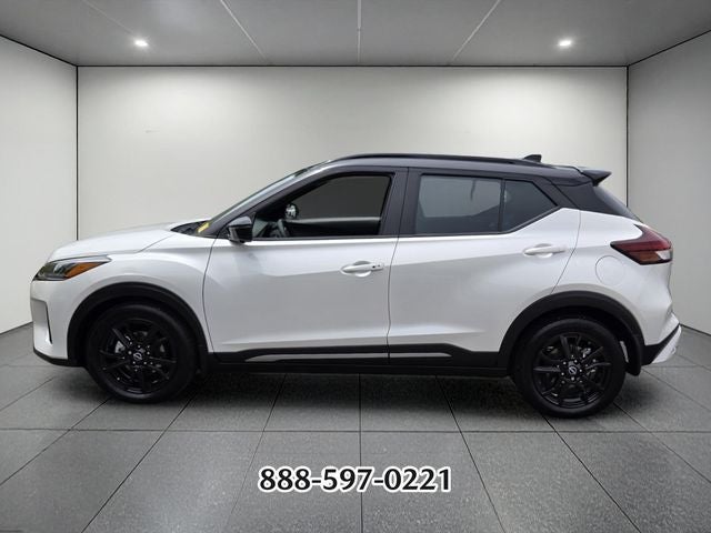 2023 Nissan Kicks SR