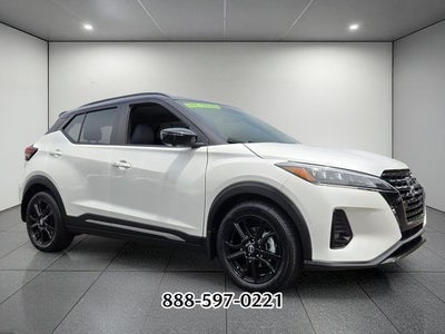 2023 Nissan Kicks SR