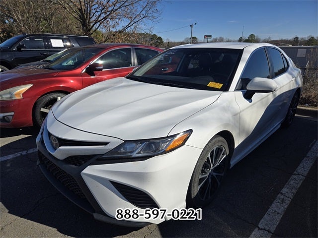 2020 Toyota Camry SE