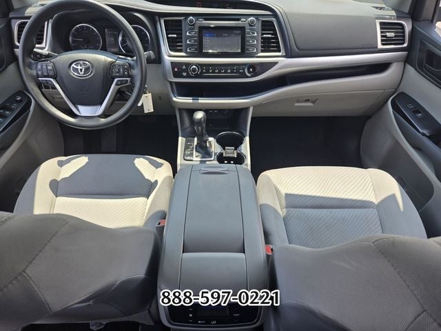 2019 Toyota Highlander LE