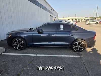 2024 Volvo S60 B5 Plus Dark Theme