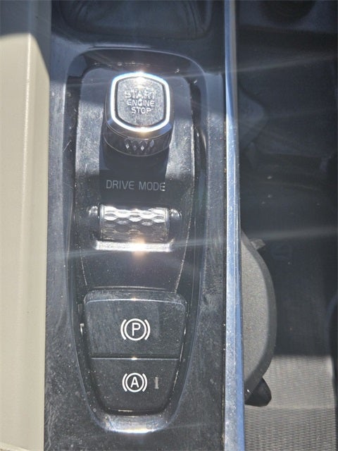 2020 Volvo XC60 T5 Momentum