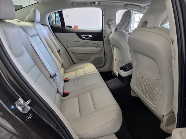 2022 Volvo S60 Recharge Plug-In Hybrid T8 Inscription