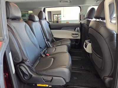2024 Kia Carnival LX
