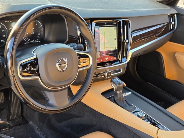 2017 Volvo S90 T6 Momentum