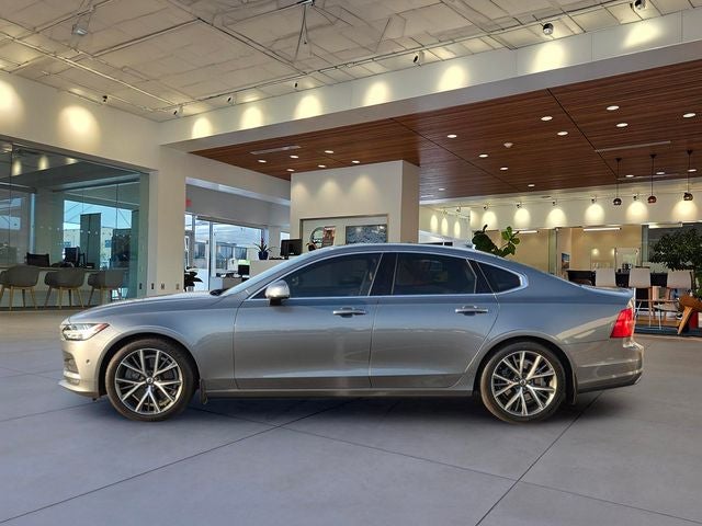 2017 Volvo S90 T6 Momentum